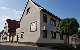Ferienwohnungen an der Schloßruine
